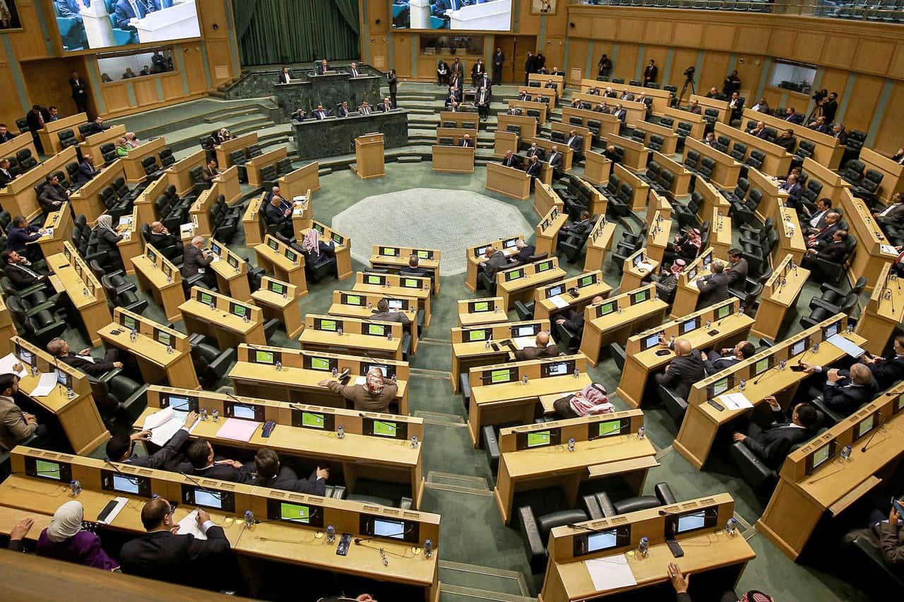 خاص - علم زاجل موقع "الدار" من مصادر مطلعة أن ملف سفر النواب خلال الدو