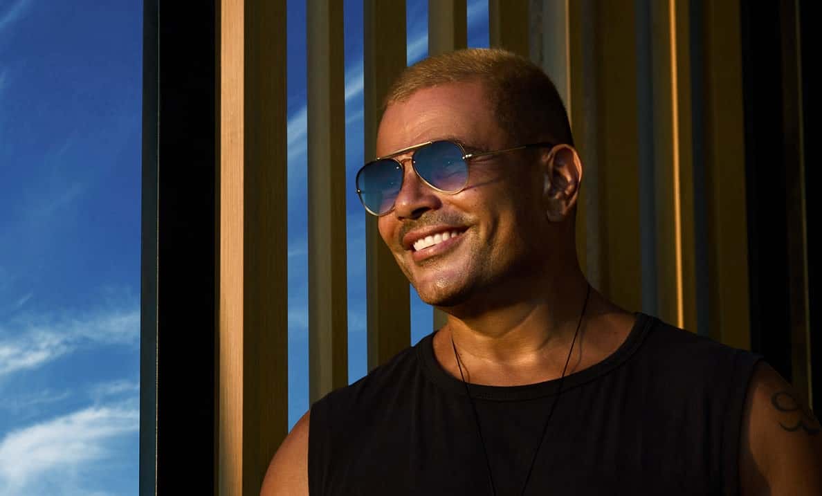 علن النجم المصري عمرو دياب، عن تأجيل حفله الغنائي الجماهيري الذي كان م