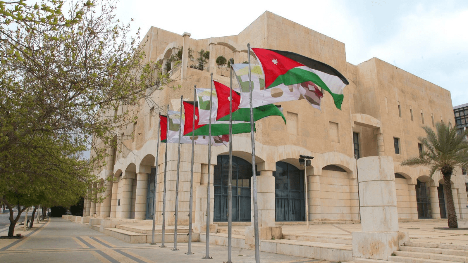الدار - حذر المركز الوطني للأمن السيبراني المواطنين من التفاعل مع رسائ