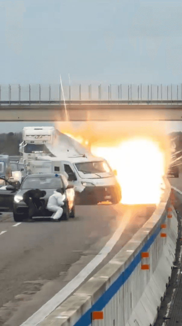 هجوم سينمائي على شاحنة أموال جنوب إيطاليا