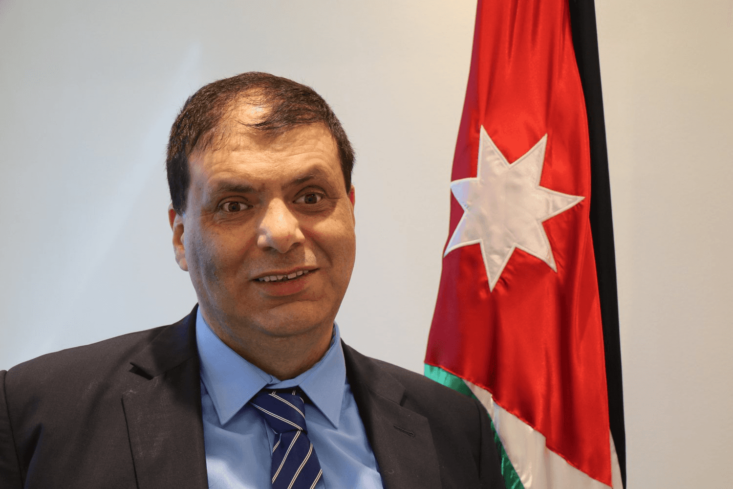 فاز الأمين العام للمجلس الأعلى لشؤون الأشخاص ذوي الإعاقة مهند العزة بع
