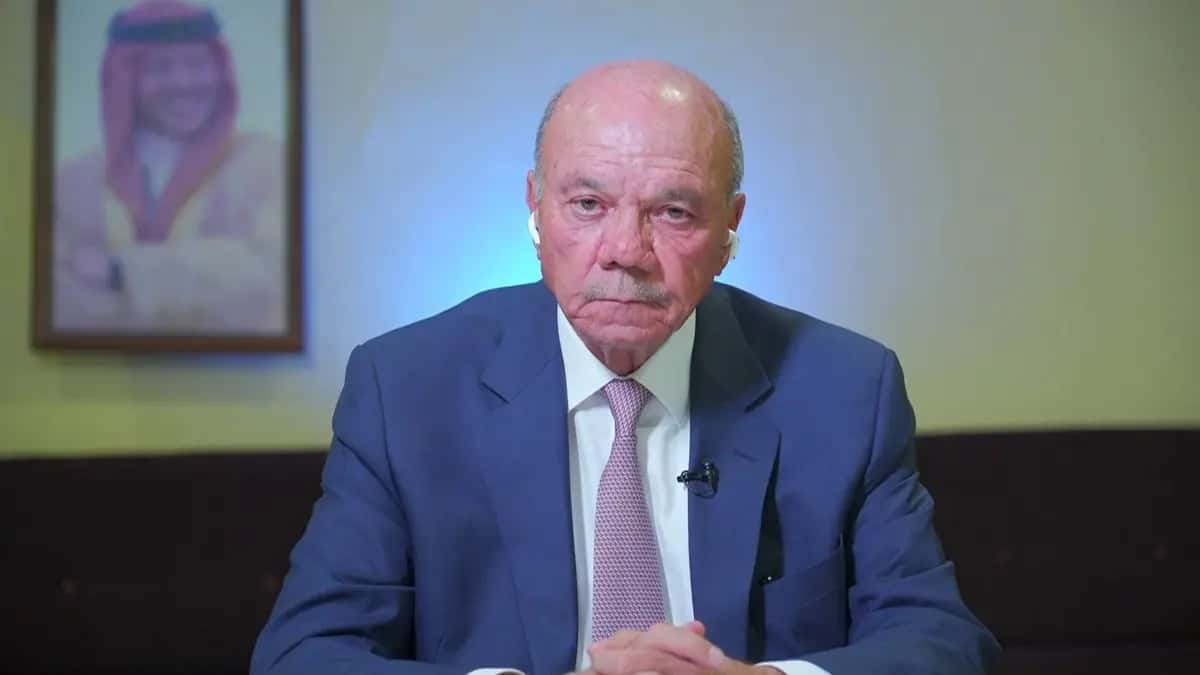 خاص - علم "زاجل" موقع "الدار" أن رئيس مجلس الأعيان فيصل الفايز يتمتع ب