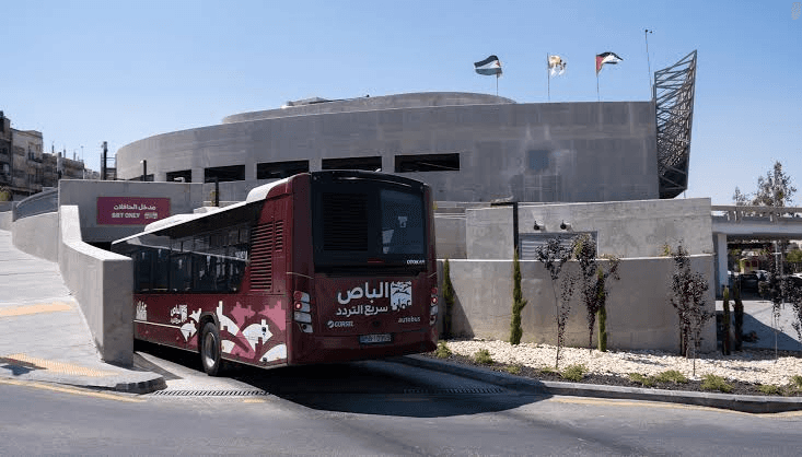 "رؤية عمّان" توجه بنقل ركاب "الباص السريع وباص عمان" مجانا.. تفاصيل