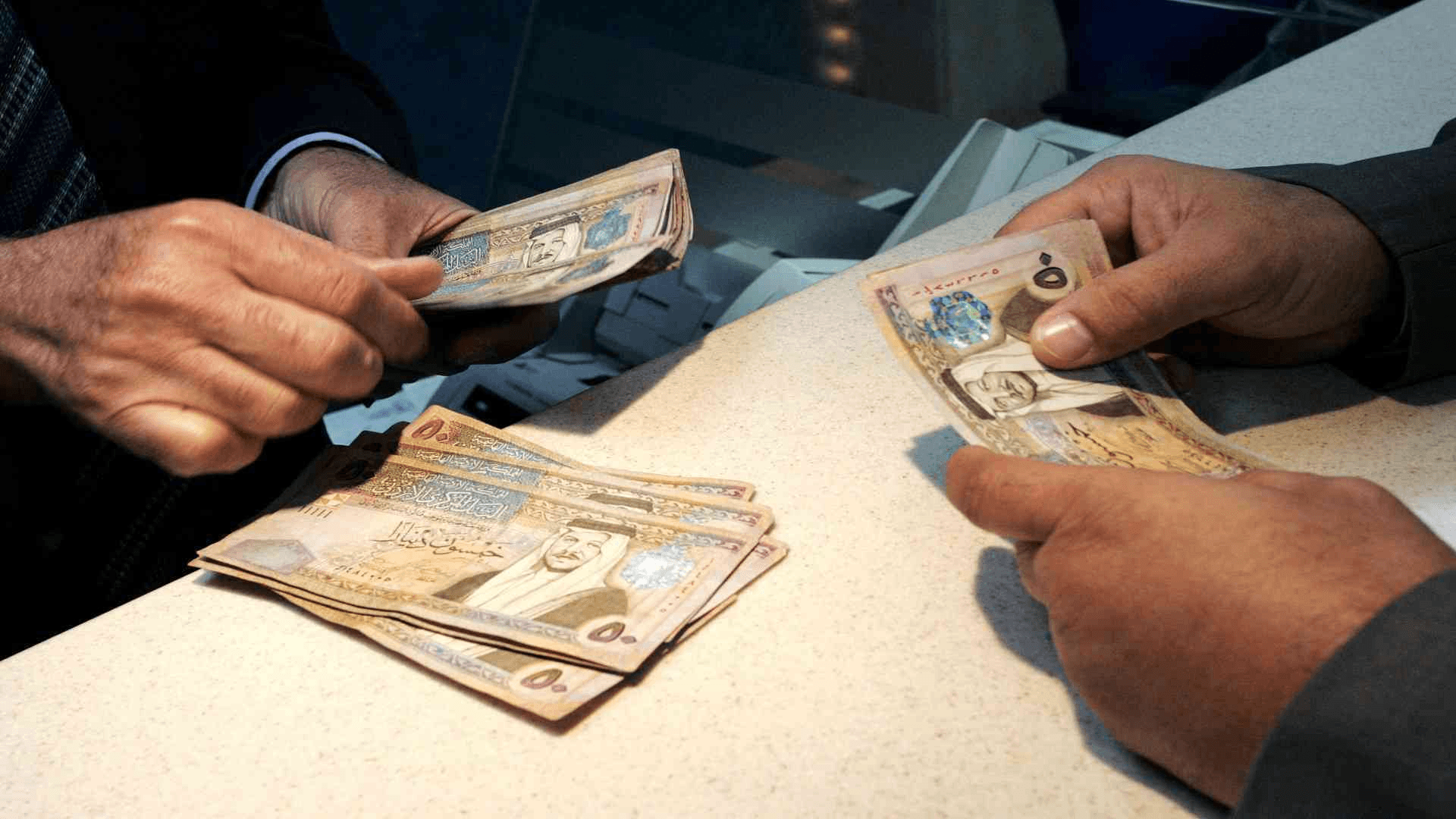 مقترحات لمأسسة زيادة الرواتب وضمان استدامتها مالياً