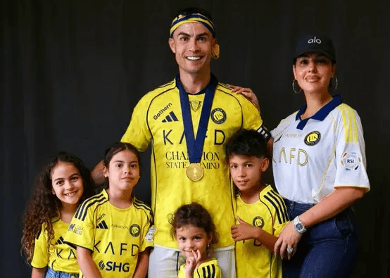 بعد تتويج النصر بالدوري السعودي.. رسالة مؤثرة من رونالدو وبيانات بدنية مثيرة تشعل منصات التواصل