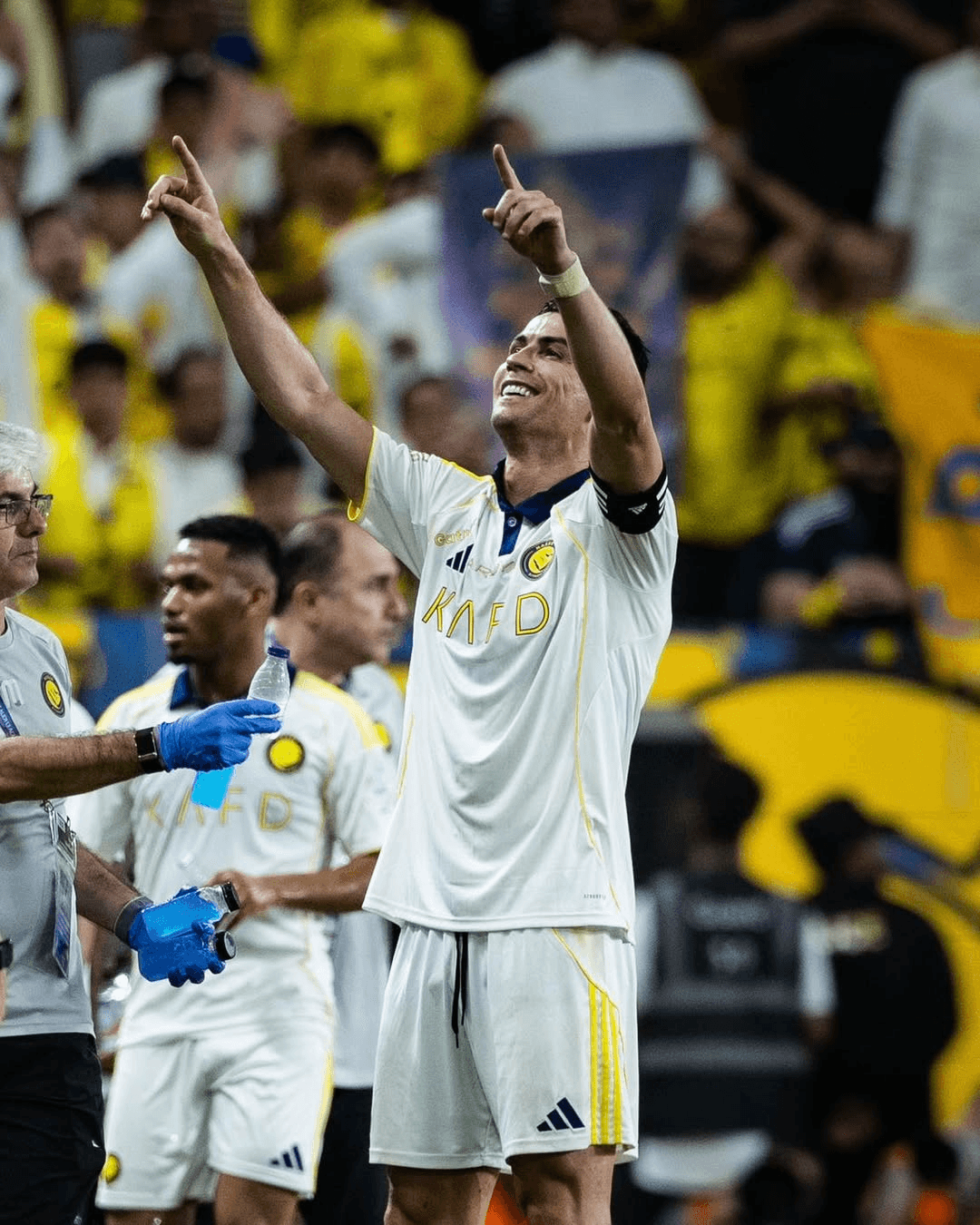 رونالدو يقود النصر للتتويج بالدوري السعودي