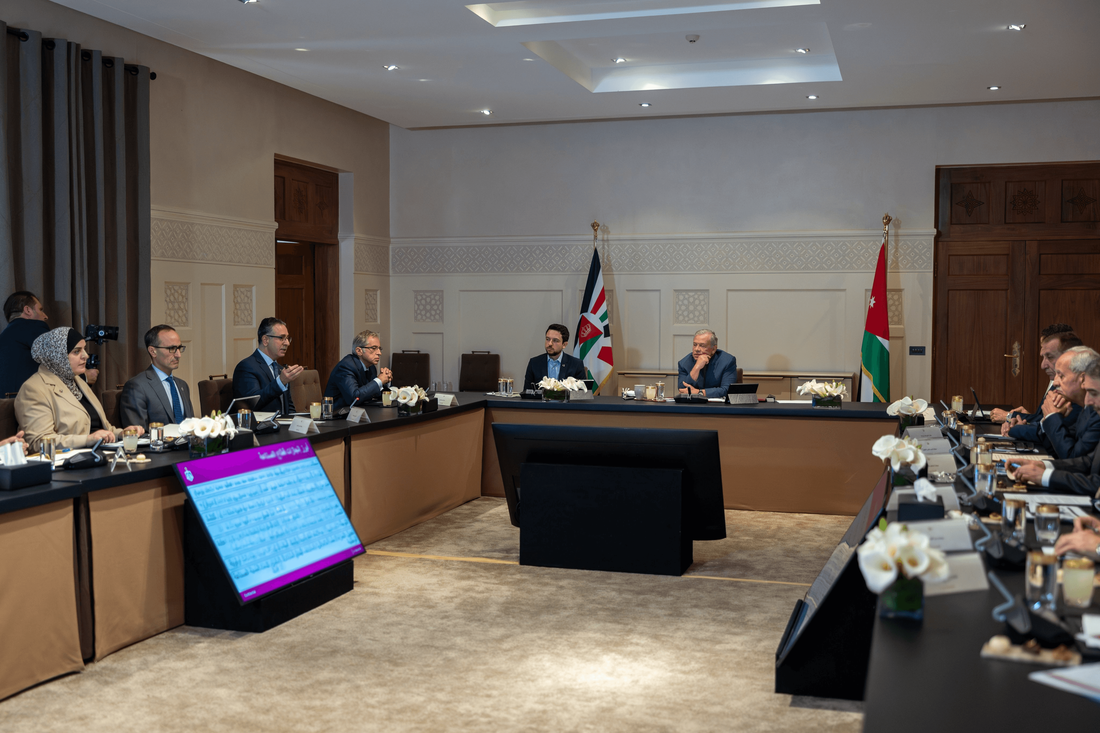 الملك يؤكد أهمية ترسيخ الأردن كمركز صناعي إقليمي