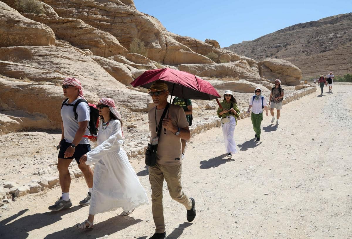 وزير السياحة: 100% نسبة إلغاء الحجوزات السياحية في آذار والقطاع السياحي يمر بمرحلة "سيئة"