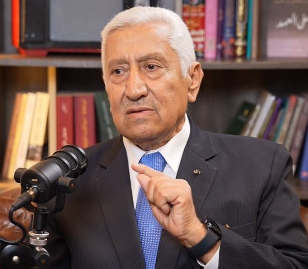 رئيس الوزراء الأسبق د. عبدالله النسور يوضح