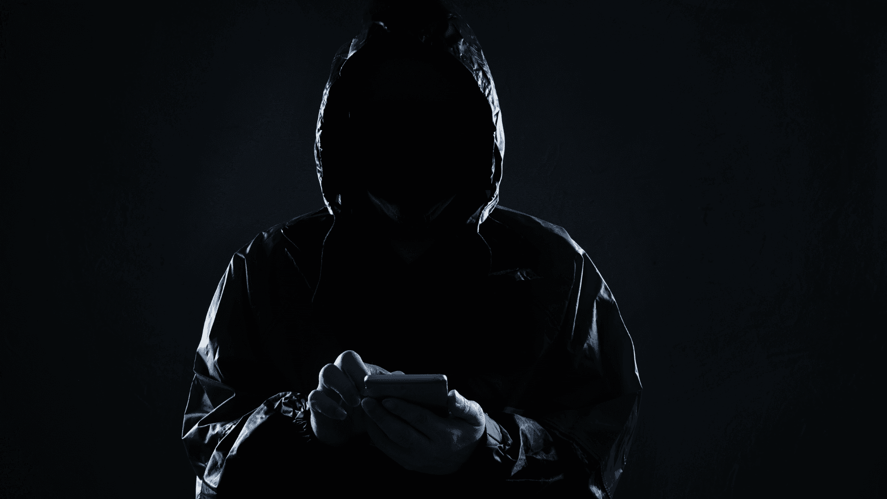 خبير يكشف عن أسلوب احتيالي متطور يستهدف العملاء من خلال انتحال أرقام البنوك