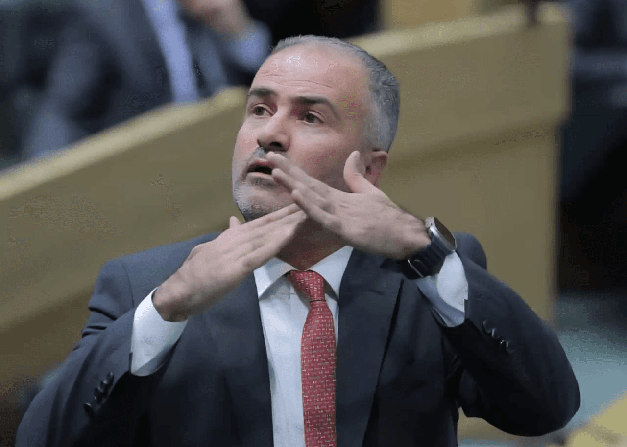 بين ضجيج التلميع… وأنين المرضى