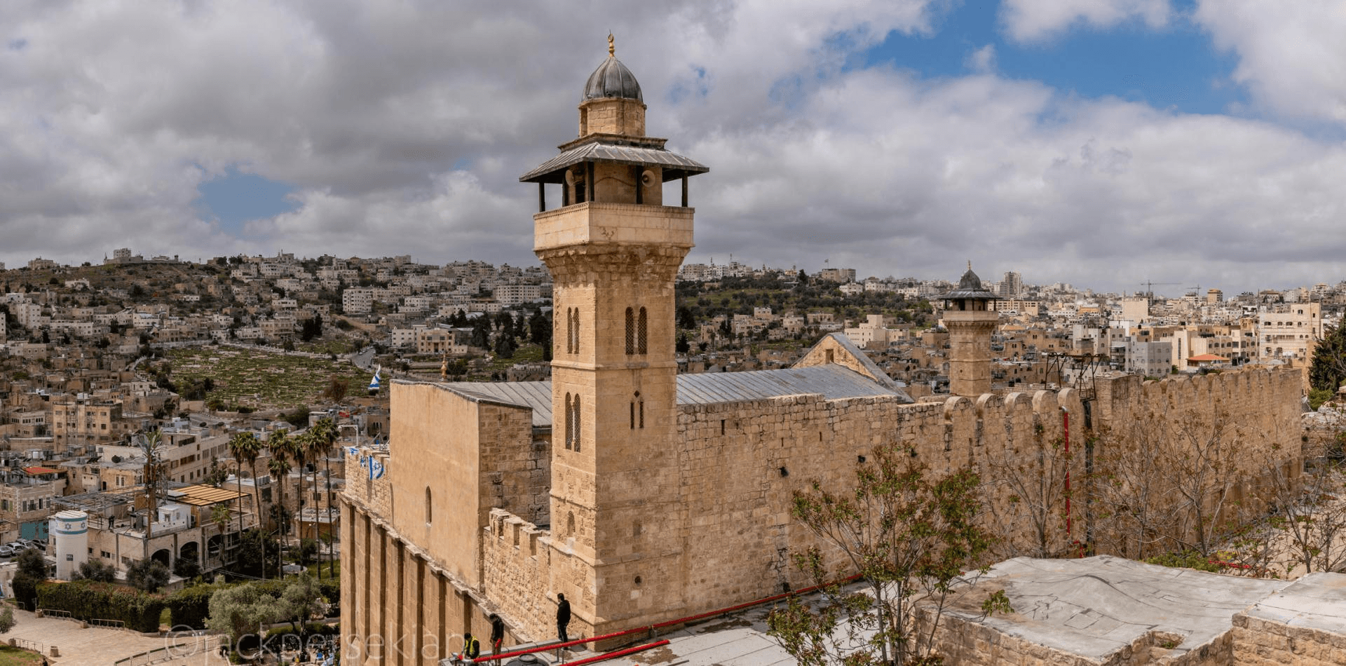 قوات الاحتلال تغلق الحرم الإبراهيمي في الخليل حتى إشعار آخر