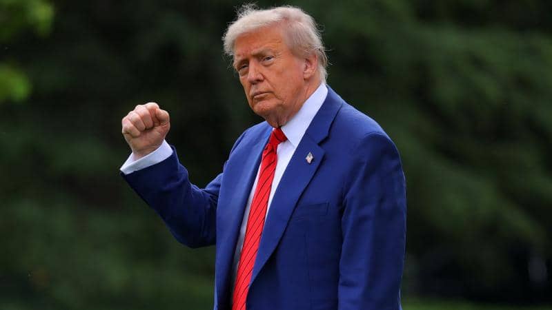 ترمب: إسقاط الطائرة الأمريكية لن يؤثر على المفاوضات مع إيران