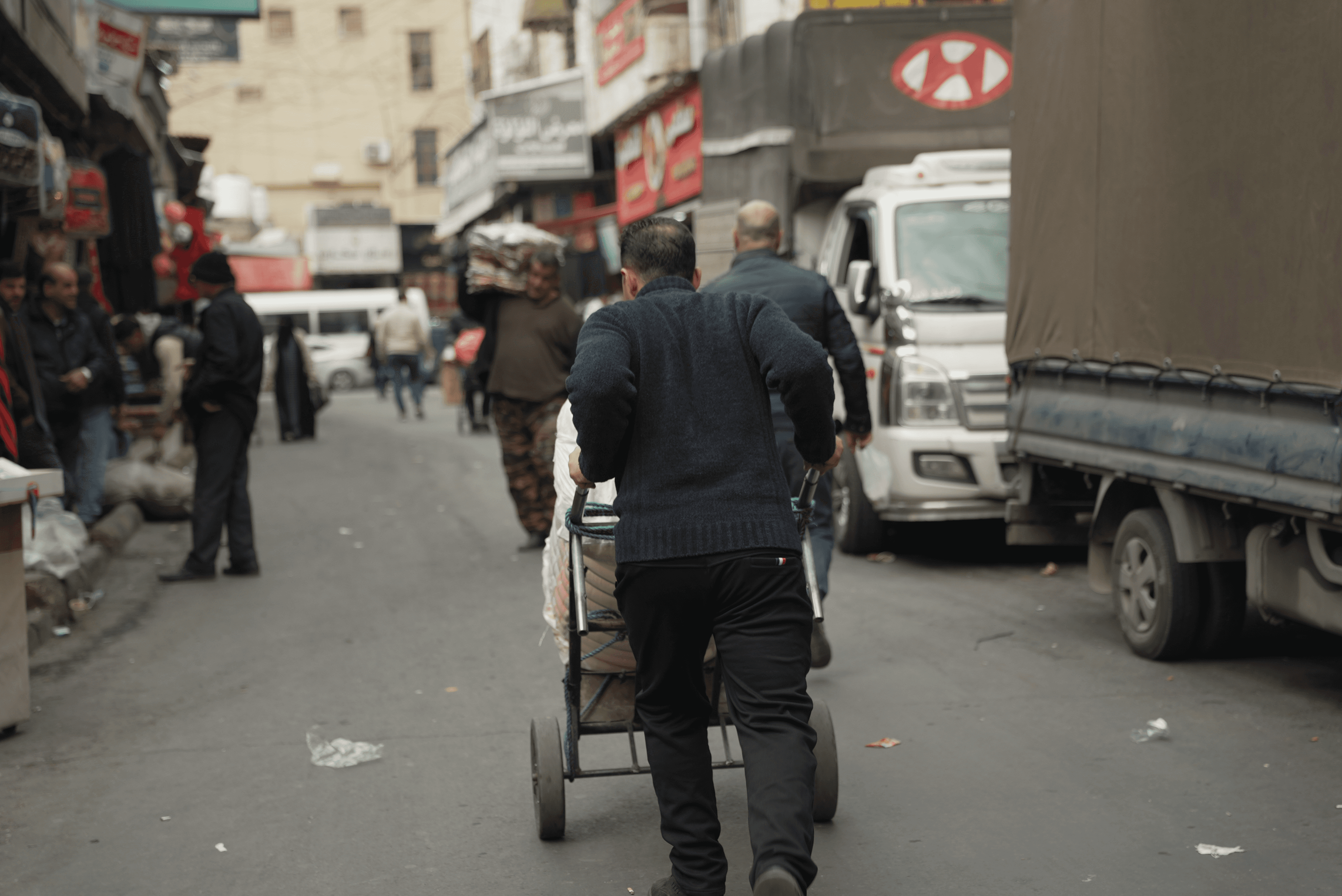 الدار - فادي الحمارنة - في وقت تُلقي فيه الضغوط المعيشية بظلالها على ت