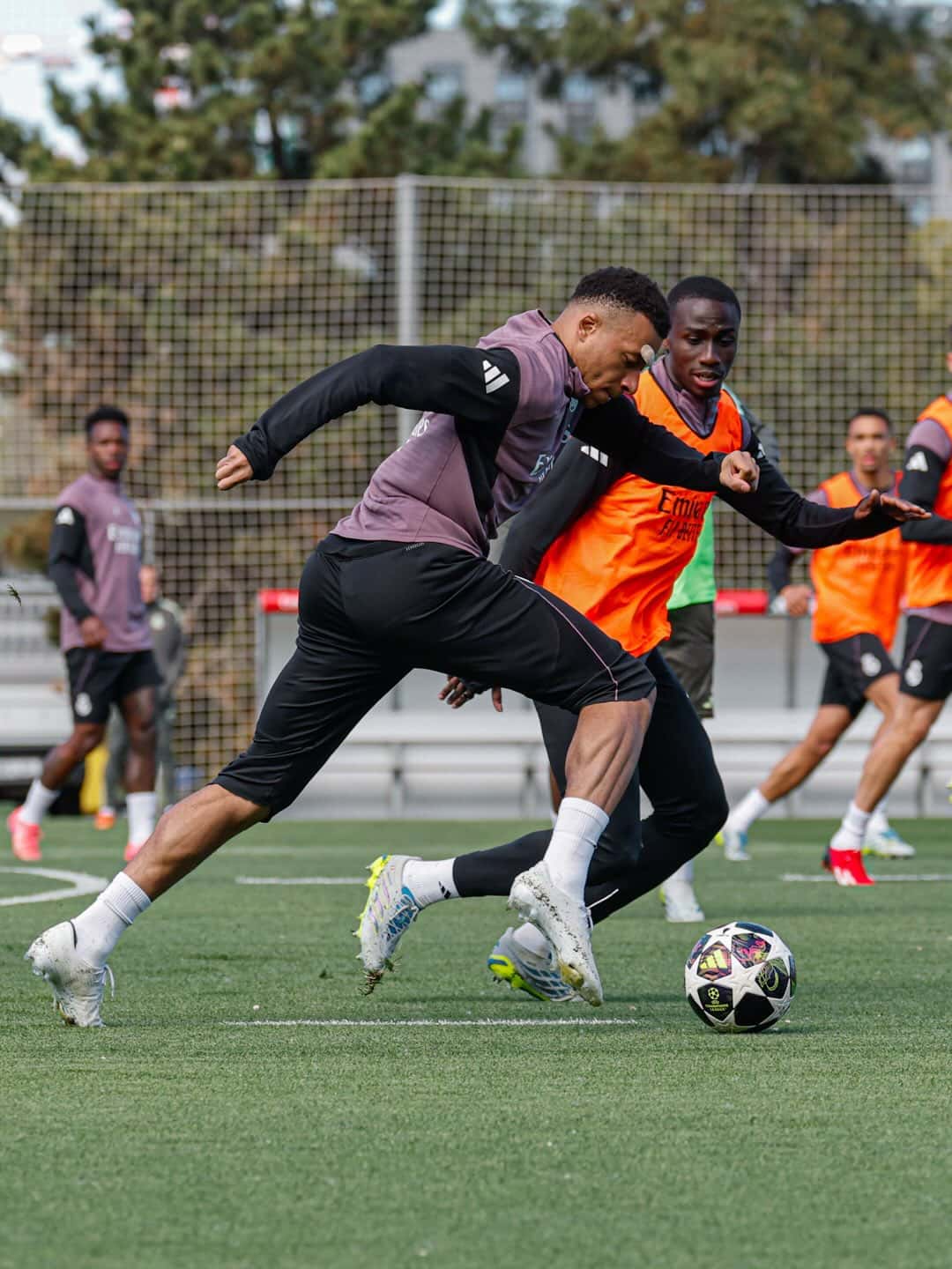 الدار - شارك المهاجم الفرنسي كيليان مبابي في التدريبات الجماعية لنادي